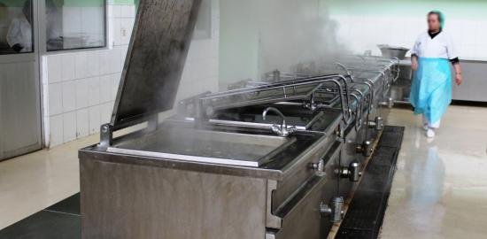 Ushqimi nën muret e mykura