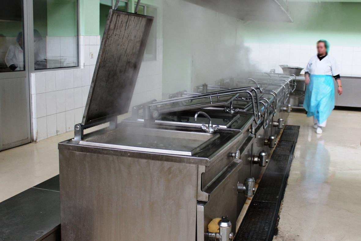 Ushqimi nën muret e mykura